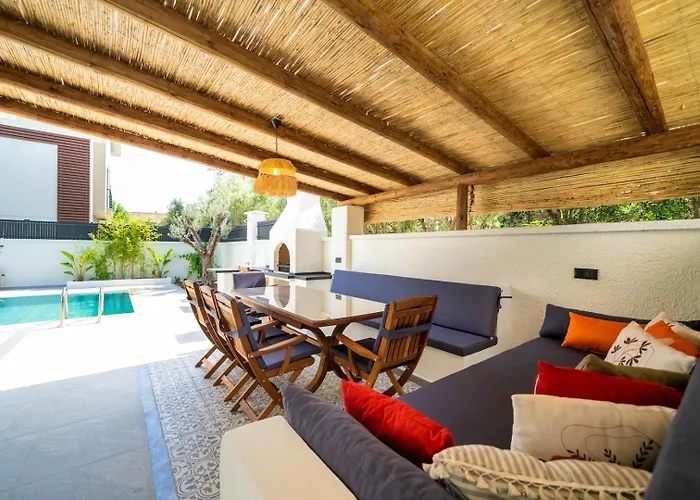 Villa Casa Oliva 1 With Sauna Pool Patio & Bbq